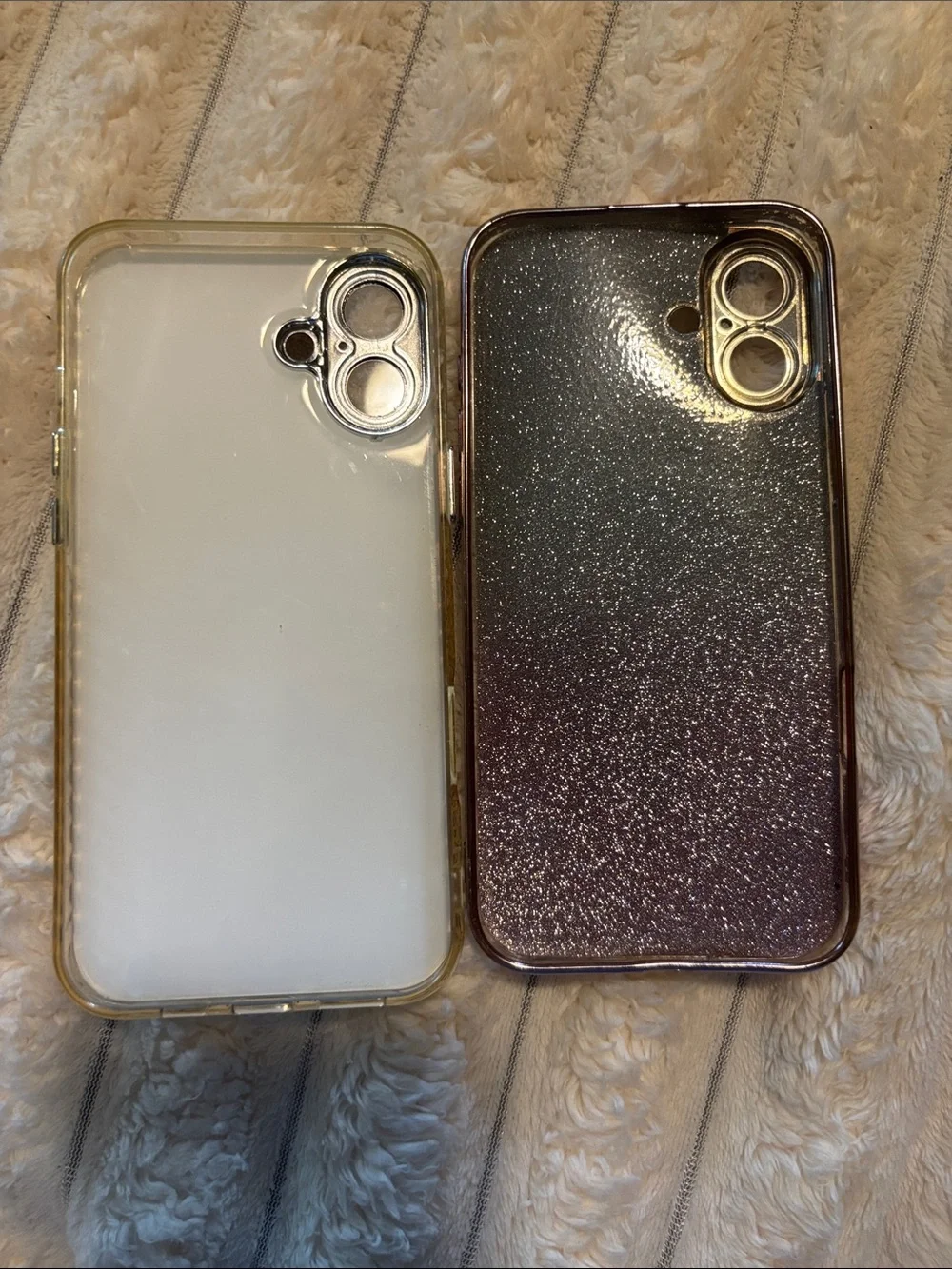2 Apple iPhone 16 Plus phone cases